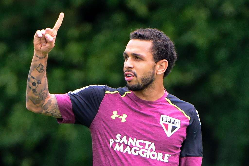 Em recuperação no São Paulo, Wellington Nem dispensa férias e continua treinando