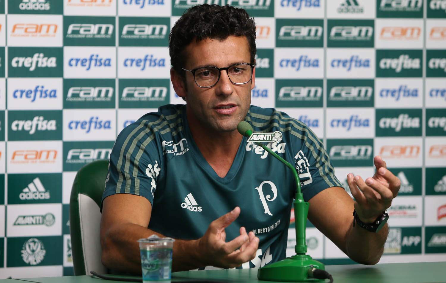 “Era o momento de sair do Palmeiras”, diz Alberto Valentim