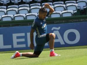 Ex-Santos e Ponte, Carleto pode virar a casaca e trocar Coritiba por Atlético-PR