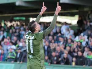 Rildo analisa temporada no Coritiba e fala sobre o futuro: 