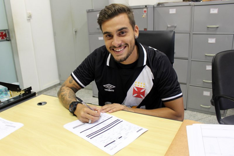 Vasco estende contrato do volante Bruno Cosendey até 2020