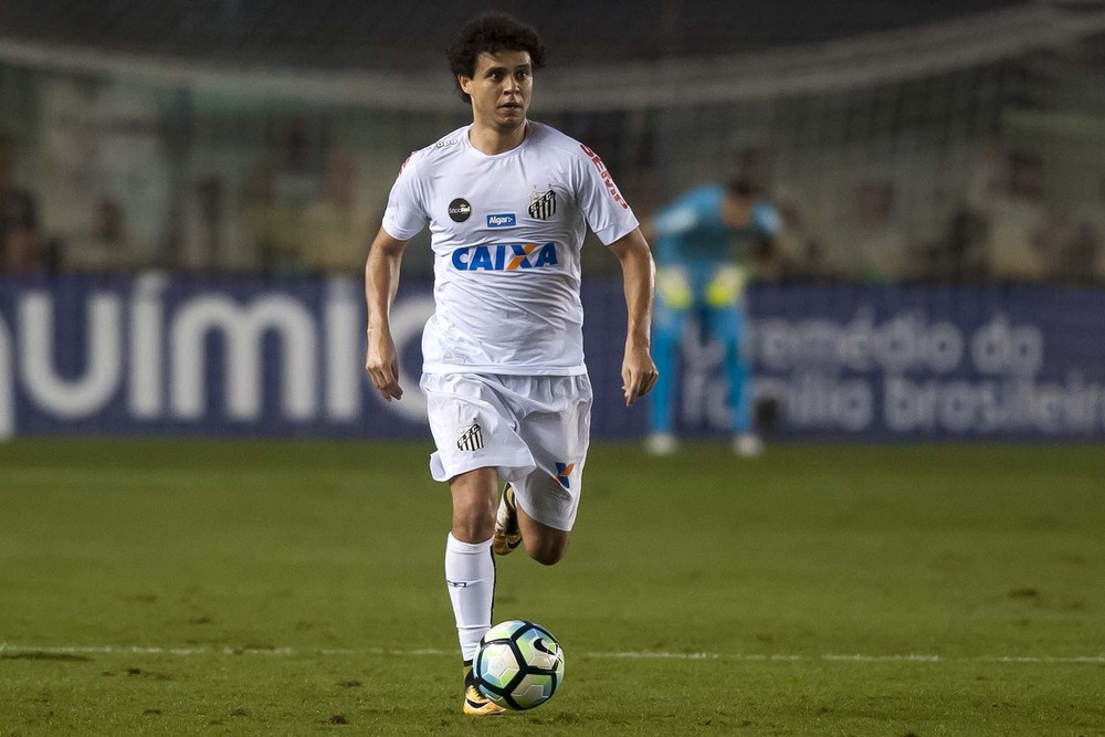 Victor Ferraz se diz lisonjeado com interesse do São Paulo, mas ficará no Santos 2 0002050283599 img