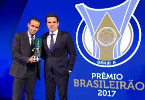 Arbitragem teve acerto de 90% nos impedimentos do Brasileirão, diz CBF