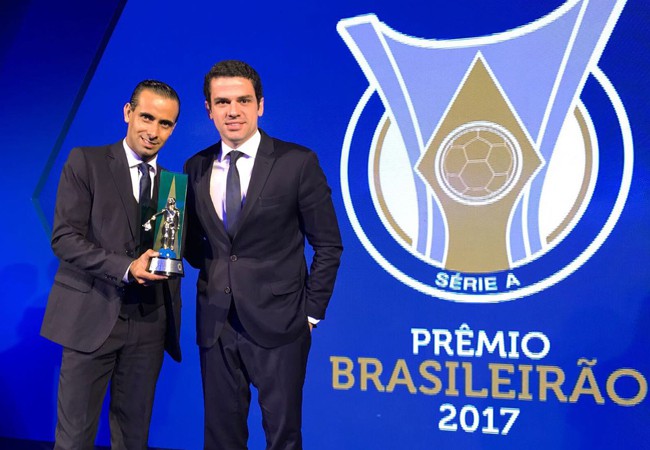 Arbitragem teve acerto de 90% nos impedimentos do Brasileirão, diz CBF