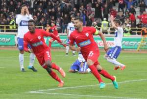 Ex-Corinthians e Flamengo, André Santos negocia retorno ao Figueirense após dez anos
