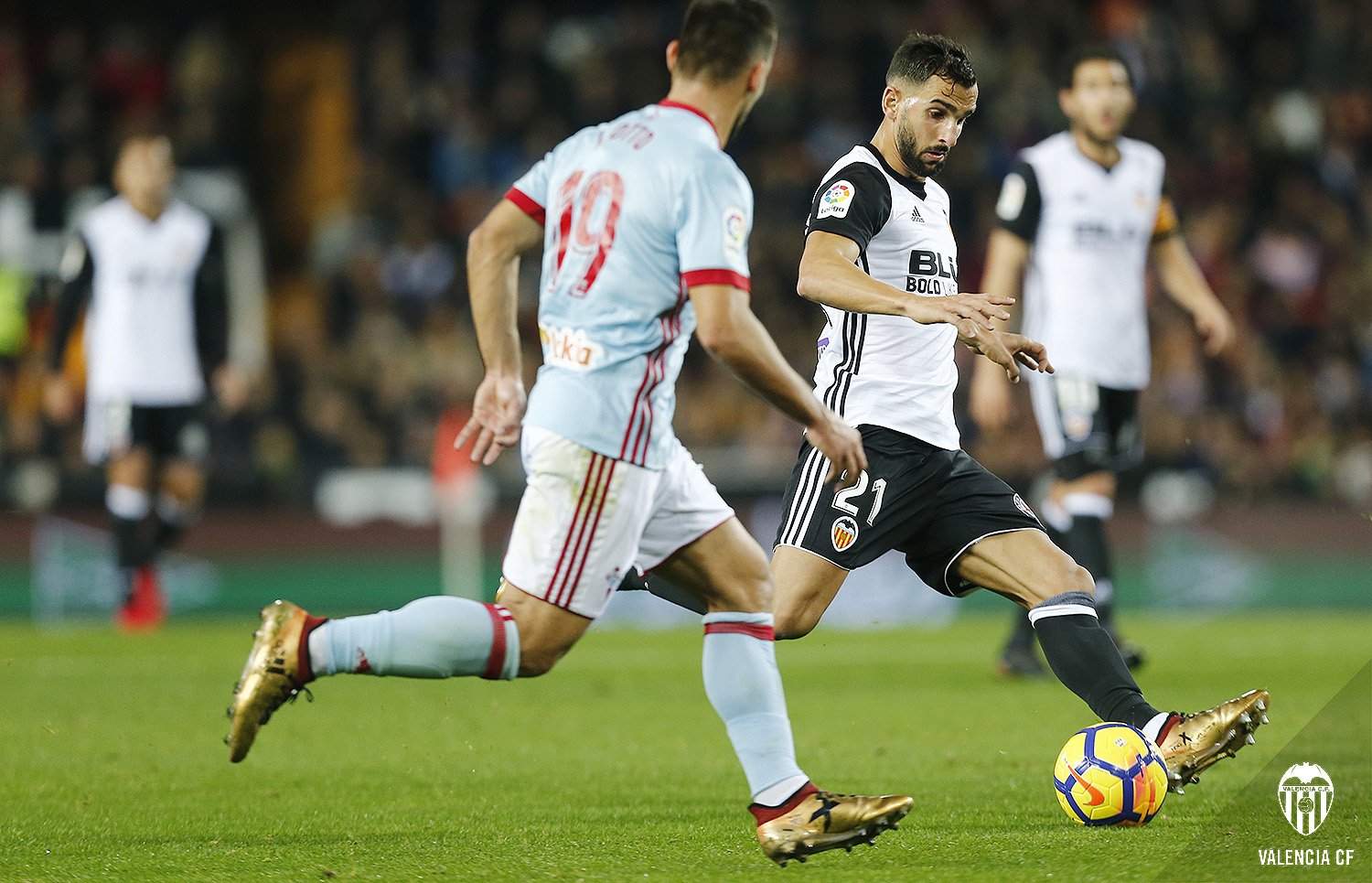 ESPANHOL: Vice-líder, Valencia vence Celta e pressiona o Barcelona