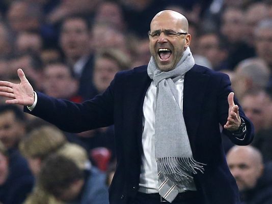 Alemão: Com uma vitória em 13 jogos, Borussia Dortmund demite técnico Peter Bosz