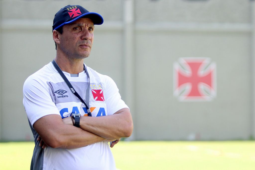 Santos ouve não de Zé Ricardo e cogita técnico de outro time carioca