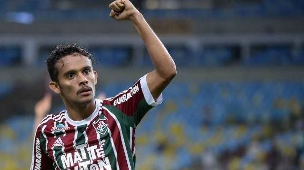 Empresários de Gustavo Scarpa admitem negociação com o Palmeiras