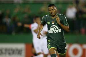 Reinaldo acerta renovação de contrato com São Paulo até 2020