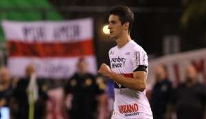 Shaylon exalta aprendizado e espera titularidade no São Paulo em 2018