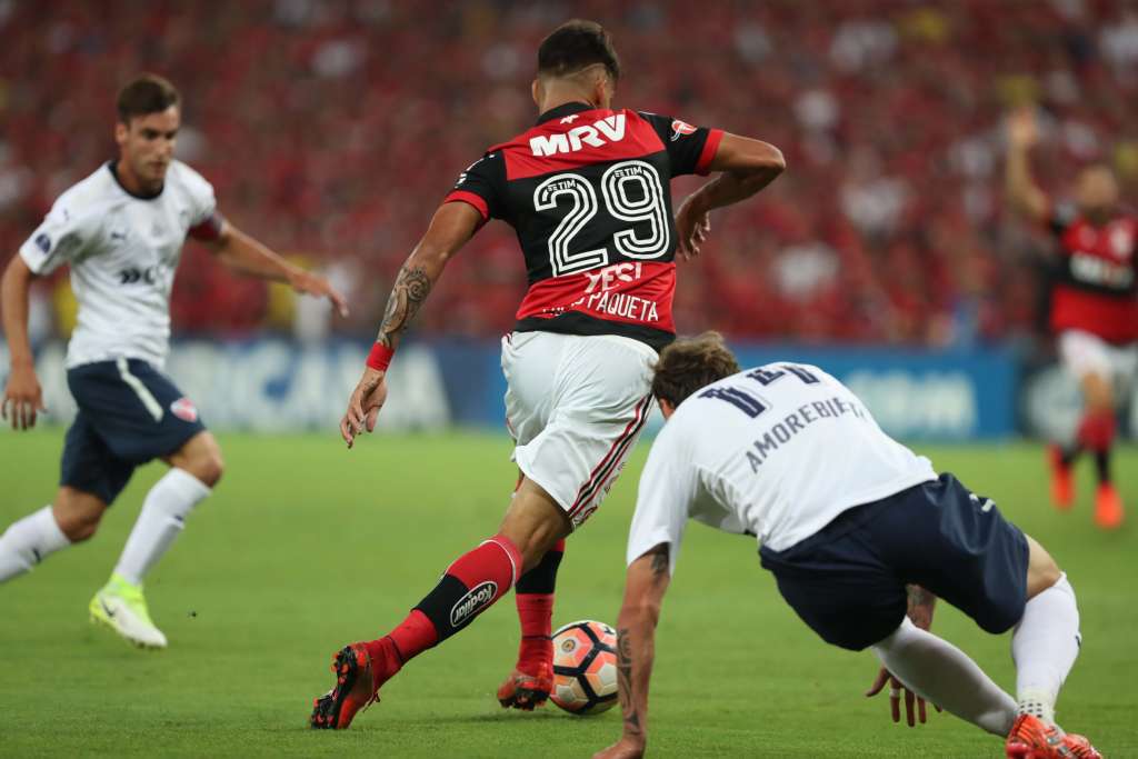 FInal entre Flamengo e Independiente terminou em confusão fora dos gramados