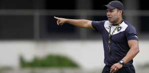 Santos liga para treinador e deve pagar multa para tirá-lo do Botafogo