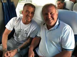 Em jogo beneficente com 10 mil no Beira-Rio, D'Alessandro evita provocar Grêmio