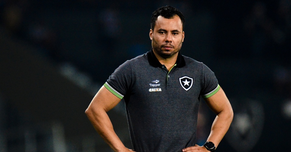 Botafogo garante desconhecer interesse do Santos em Jair Ventura