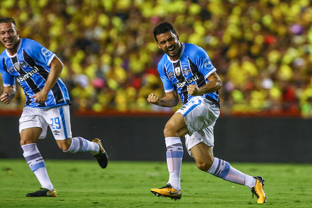 Mineiro: Edilson, lateral do Grêmio, entra na mira do Cruzeiro
