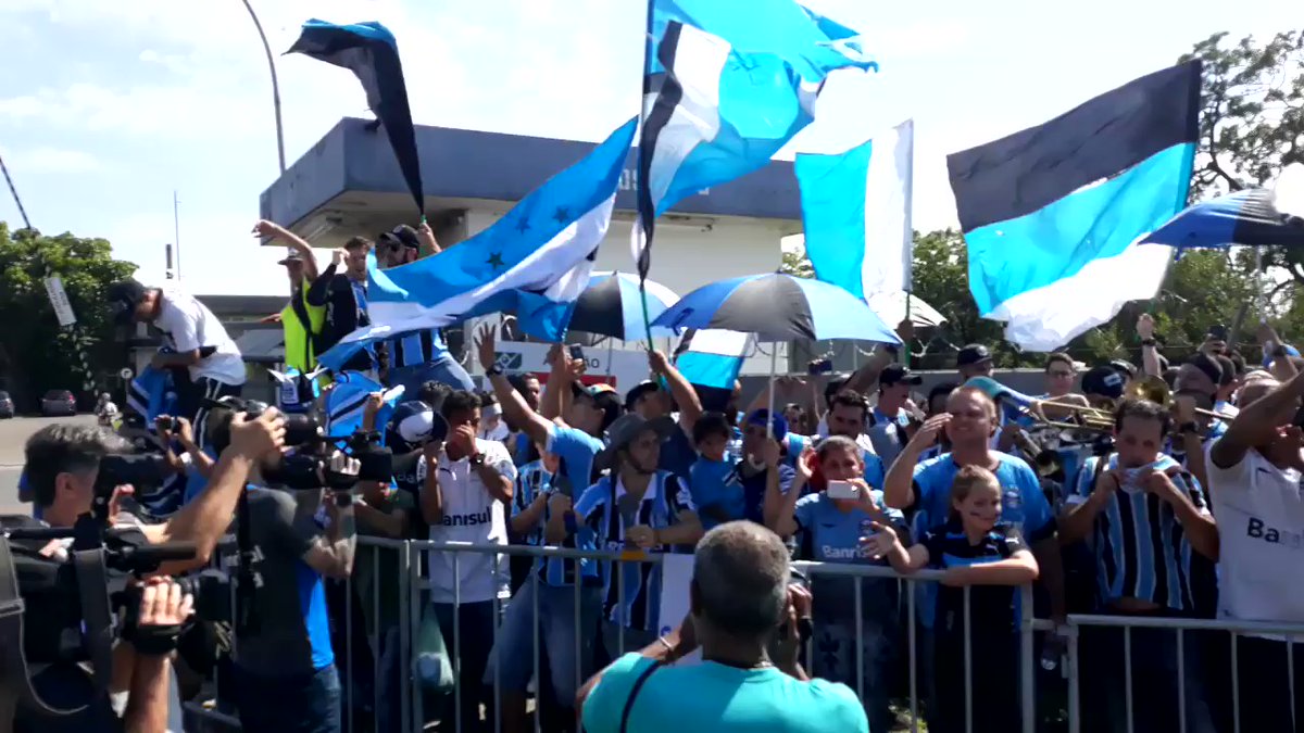Mundial de Clubes: Após vice, Grêmio é recebido com festa da torcida em Porto Alegre