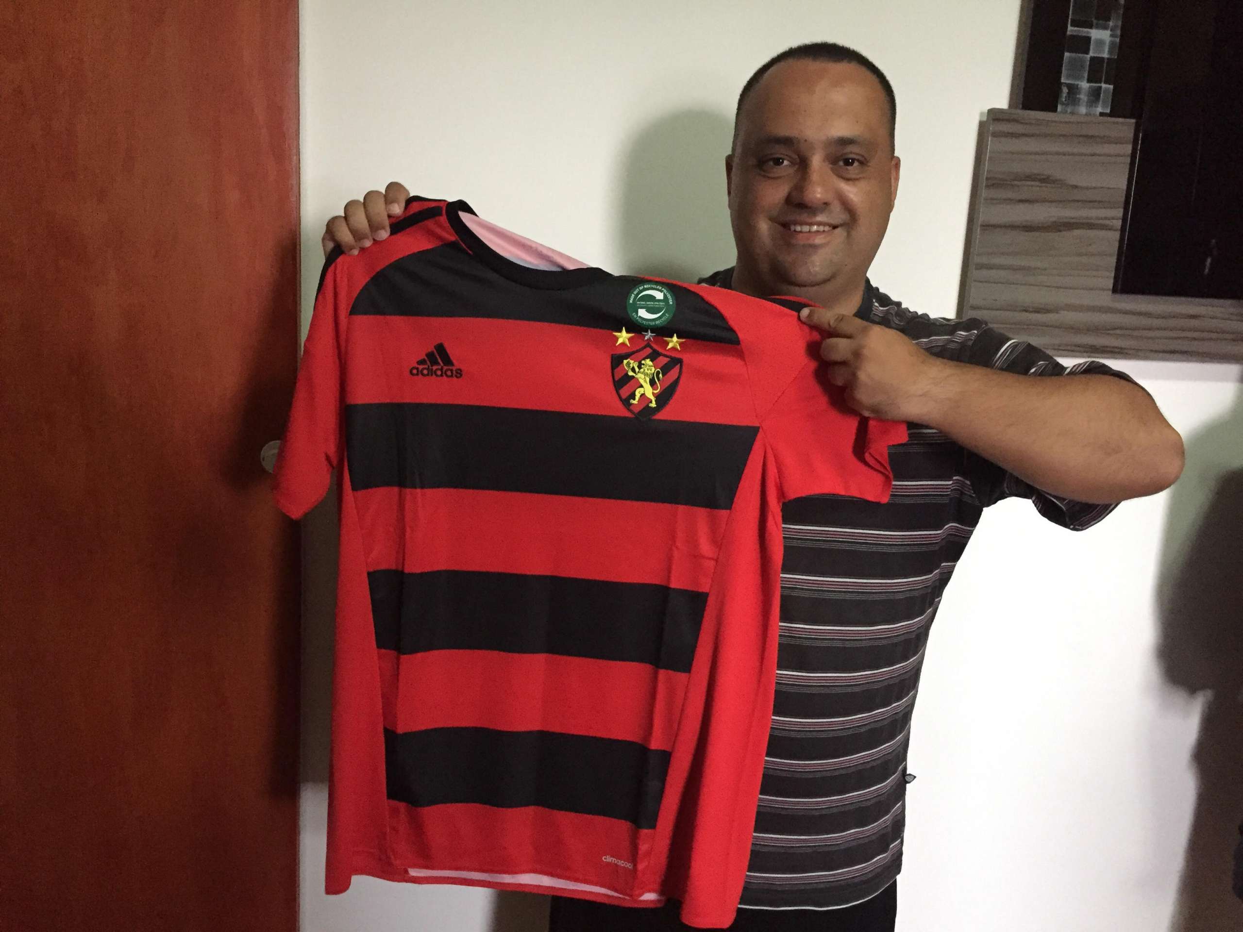 Brasileirão Premiado ODDSSHARK: Sortudo de São Paulo recebe camisa do Sport