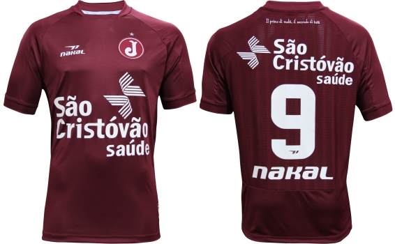 Juventus apresenta uniforme para 2018