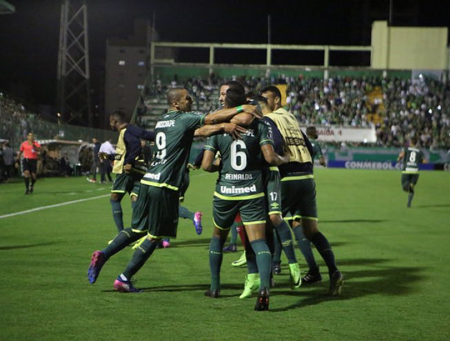 Cruzeiro e Chapecoense exaltam logística favorável na Libertadores