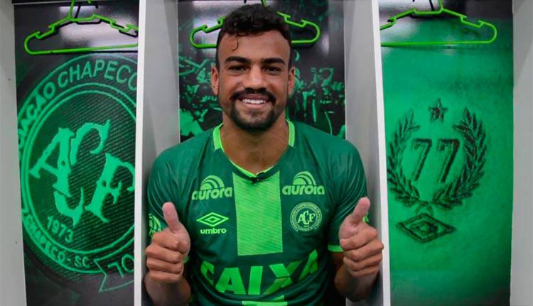 Sem espaço com Mano no Cruzeiro, zagueiro tem empréstimo renovado na Chapecoense