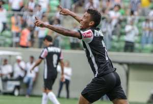 Palmeiras negocia troca com Atlético-MG e fica perto de contratar Marcos Rocha