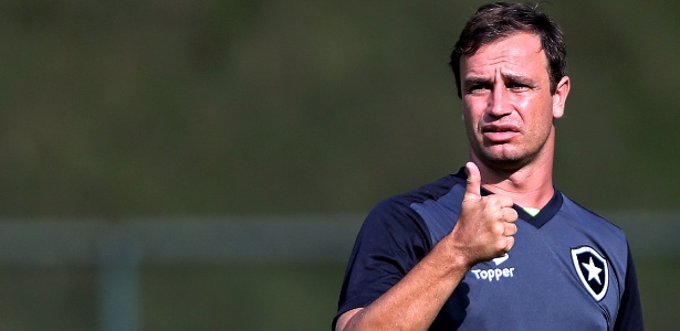 Carioca: Botafogo efetiva Felipe Conceição como técnico após saída de Jair Ventura