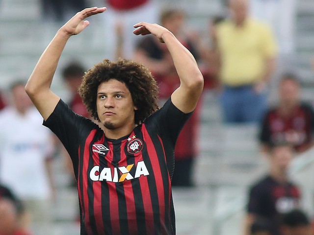 Paranaense: Visado pelo futebol internacional, Atlético-PR pode perder Felipe Gedoz