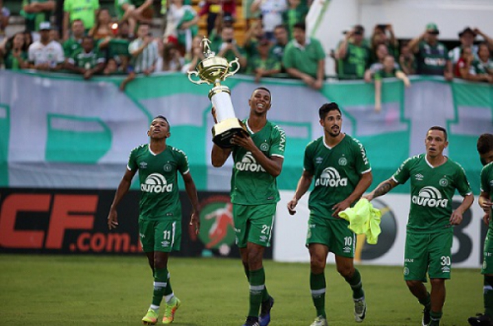 Apesar de todo o luto que ainda pairava pela Arena Condá, a Chape conquistou o título do Campeonato Catarinense pela sexta vez em 2017