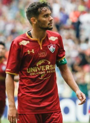 Scarpa está entre Corinthians e São Paulo