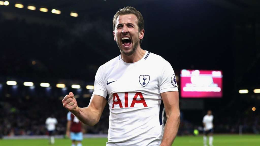 Kane faz 3 em goleada do Tottenham, quebra marca de Messi e recorde de Shearer