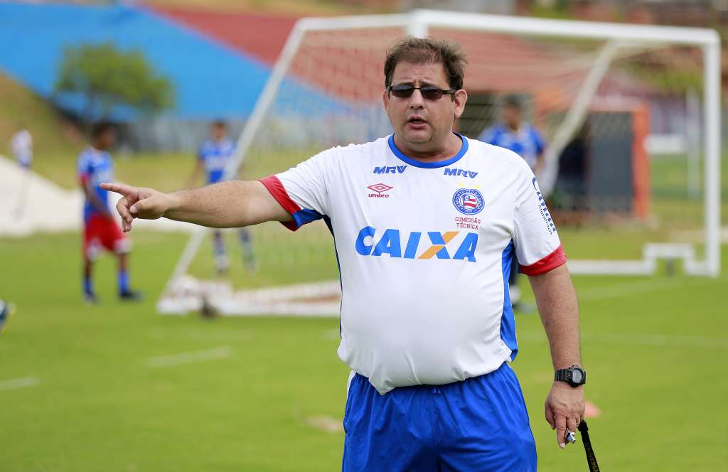 O técnico Guto Ferreira deve acertar sua volta ao Bahia depois de sete meses