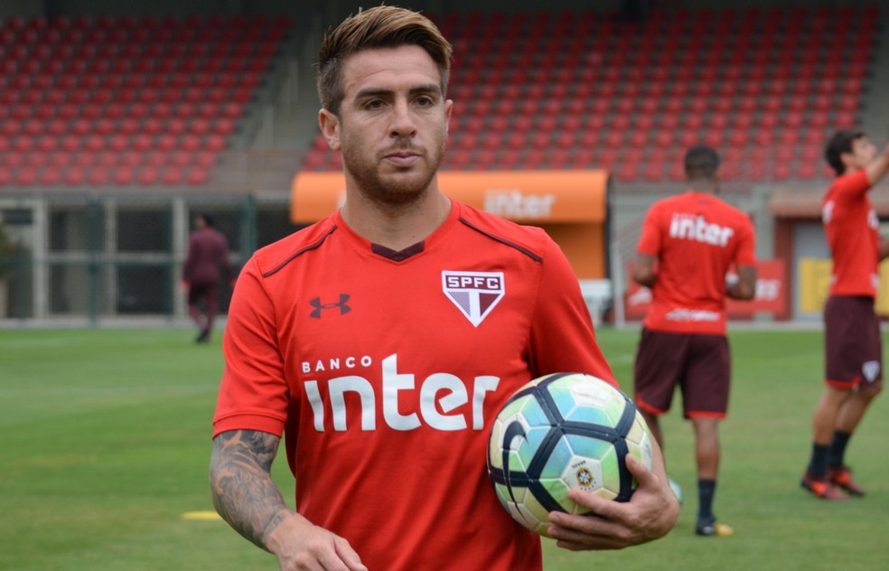 Paulistão: Buffarini é esperado para exames no Boca Juniors e deve deixar o São Paulo