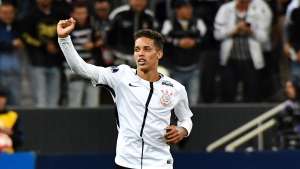 Paulistão: Xodó da torcida, Pedrinho fica no Corinthians para retribuir apoio