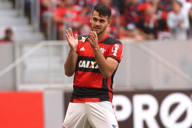 Felipe Vizeu pode trocar Flamengo pelo Independiente-ARG