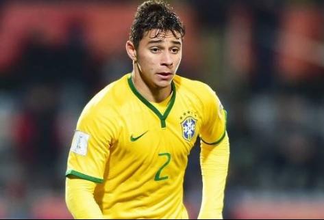 João Pedro defendeu as Seleções de Base