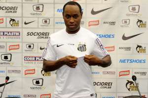 São Bento acerta com lateral Moraes e atacante Marquinhos