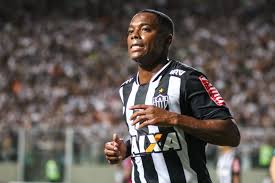 Sem contrato, Robinho encerra passagem pelo Atlético-MG e fica livre no mercado