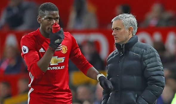 Inglês: Para defender Pogba, Mourinho ataca Scholes, ídolo do Manchester United