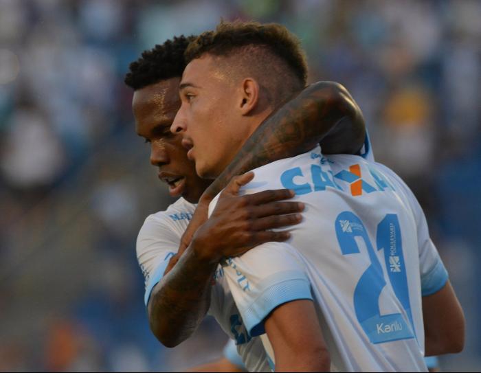 Safira (à direita) chega motivado ao Novorizontino (Foto: Gustavo Oliveira / Londrina)