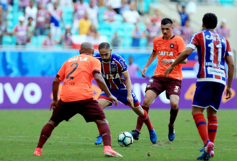 Comprado pelo São Paulo e anunciado pelo Bahia, Régis se apresenta no Sport