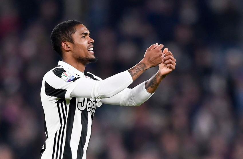 Douglas Costa abriu caminho para vitória da Juventus 