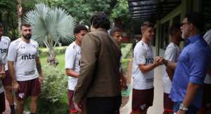 Cueva não vai à apresentação e só deve retornar ao São Paulo na próxima semana