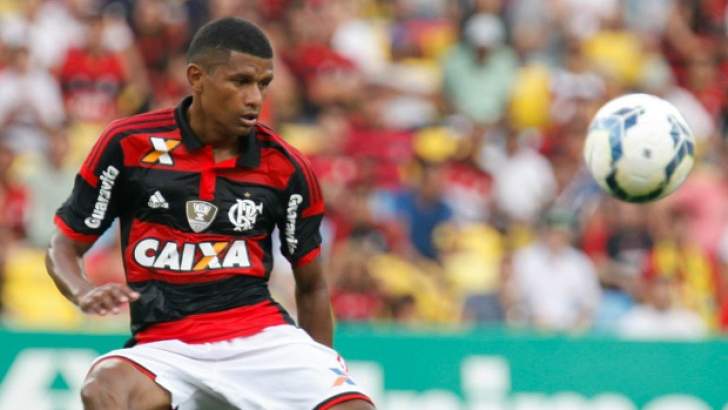 Catarinense: Chapecoense fica a detalhes de acertar com volante do Flamengo