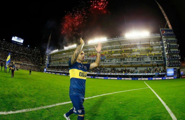 Boca Juniors quer ofuscar rival e se aproxima de acerto com Tévez