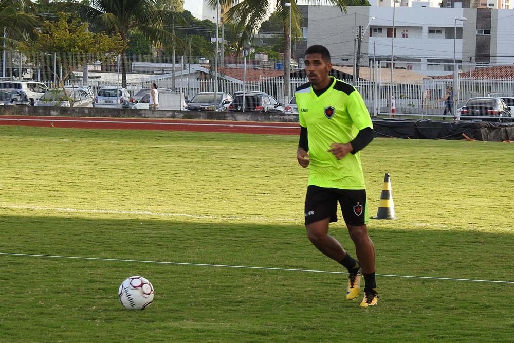 Paulistão: Volante rescinde com o Botafogo-PB e acerta com o Bragantino