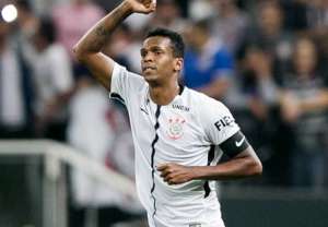 Paulistão: Jô vai ao CT, fala de saída e se despede do Corinthians: 'É um até breve'