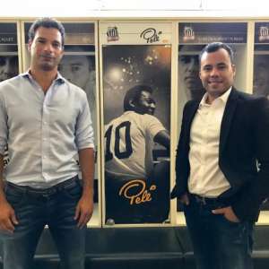 Jair é apresentado no Santos e admite expectativa por Robinho e Gabriel