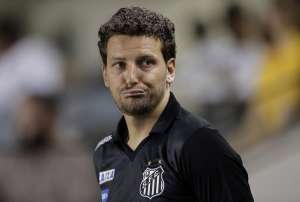 Elano ataca diretoria por demissão do Santos: 'Faltou ética e educação'