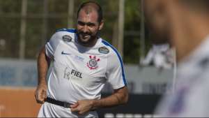 Corinthians estende contrato de Danilo até dezembro deste ano